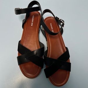 Size 11 Gianni Bini sandals